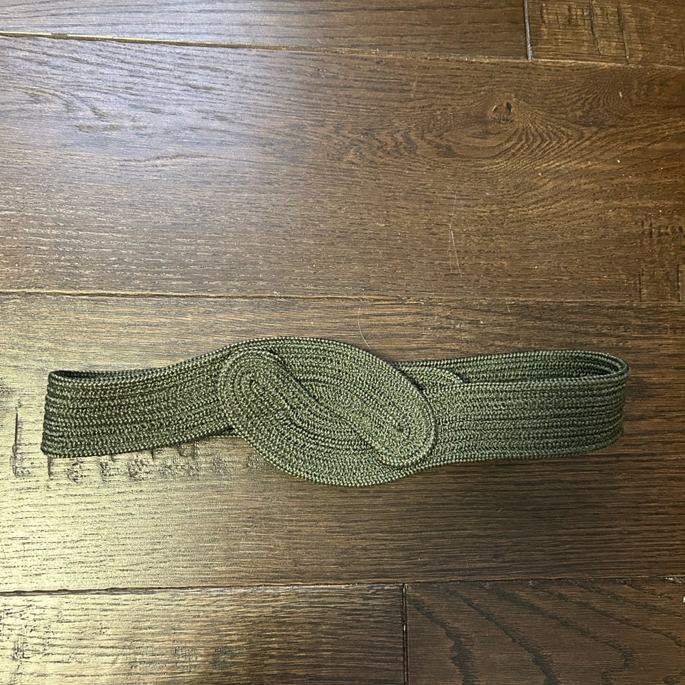 VINTAGE OLIVE GREEN WOVEN BELT
